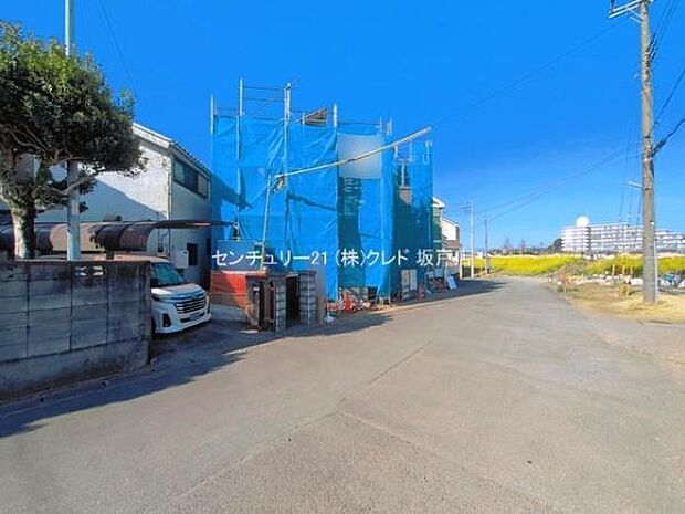 周辺にはスーパー・コンビニ・ドラッグストアなどの商業施設が充実。子育て世帯にも嬉しい、便利で安心な住環境が整っています。