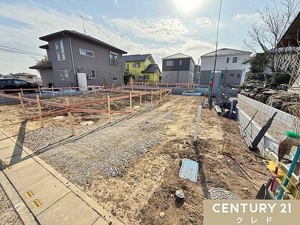 制振装置「SAFE365」設置の耐震＋制震に優れた住まい。防犯カメラ、人感センサー付玄関灯など設備充実。