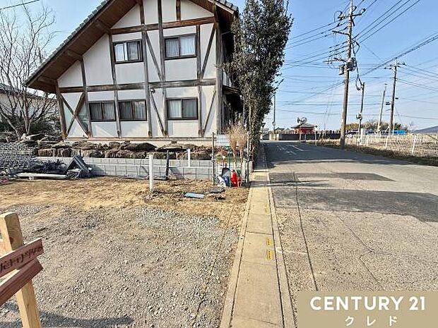 全棟、並列2台駐車可能！周辺は落ち着いた住宅街となっており、新しい生活を始めるのにふさわしい住環境。