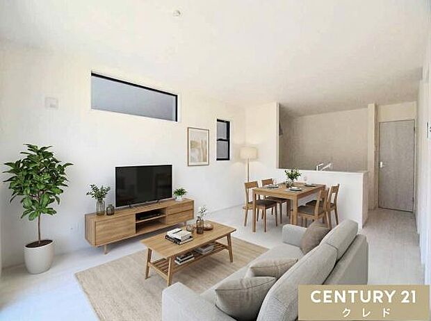 【LDK16帖】明るい陽射しが差し込むくつろぎの空間。人気の対面式キッチンやリビングスルー階段を採用し、ご家族のコミュニケーションが自然と生まれます。※家具はCGによるイメージです