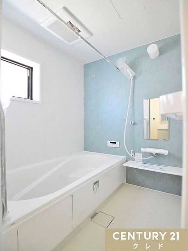 お子様と一緒に入浴できるゆとりの1坪タイプ。1日の疲れを癒してくれるバスタイムを有意義に…。大人の方もゆったりと入浴できます。