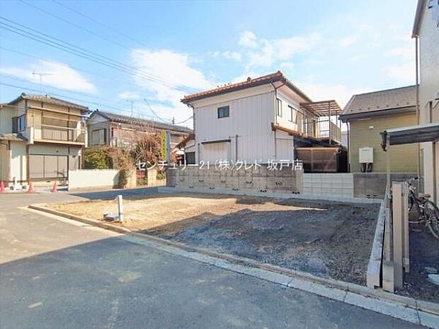 ZEH水準の省エネ住宅。南西向きで陽当たり良好な3LDK。6月の完成に向けて、これから工事が進んでいきます。