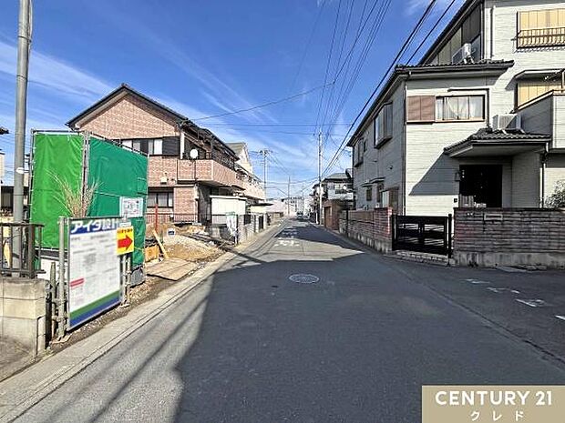 東武東上線「若葉」駅徒歩35分。バスも利用可能！商業施設や保育園、小学校も近く、子育て家族にもオススメの住環境が揃っています。