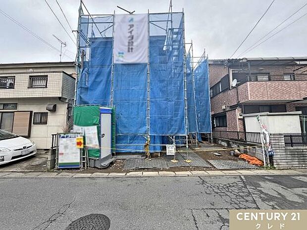 南東5.9m公道に面した明るい4LDK。2階の洋室はすべて6帖以上の広さを確保しました。