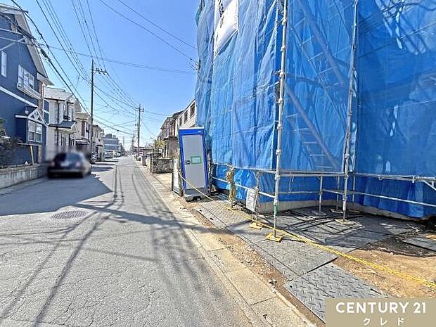 南東5.9ｍ公道に面した明るい立地。並列2台駐車可能（車種による）外水栓付きのちょっとしたお庭もあります。