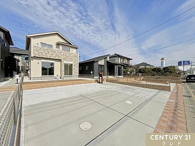 63〜72坪の広々とした敷地に、3〜4LDKの新邸が全3棟誕生。ゆとりある住空間で、家族のライフスタイルに寄り添う住まいです。