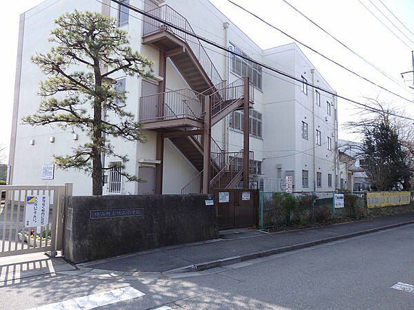 鳩山町立鳩山小学校まで453m