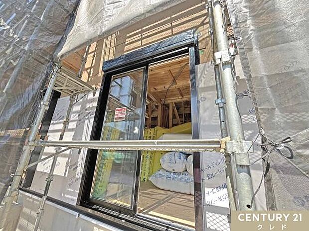 2026年5月下旬完成予定!断熱材・防水シートなど、目に見えない部分まで丁寧に施工中です。