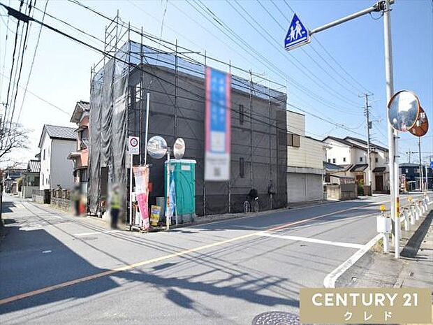 東側9.8m×北側4の開放的な角地!川越小学校徒歩15分、初雁中学校徒歩10分でお子様も無理なく通えます。