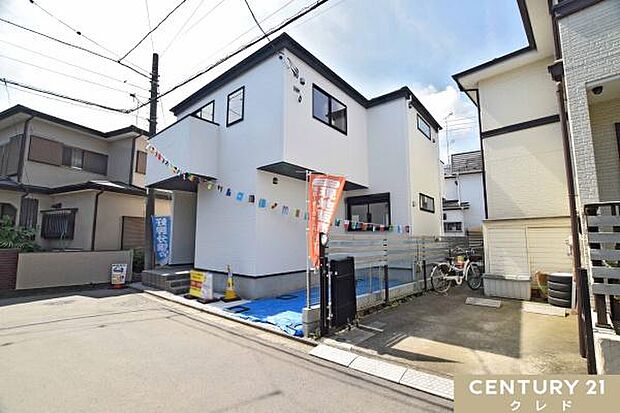 東武東上線「新河岸」駅徒歩11分。毎日の通勤・通学にも便利な立地ながら、周辺は落ち着いた暮らしが叶う閑静な住宅街が広がっています。