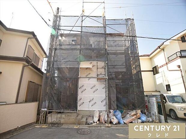 閑静な住宅街に佇む、ゆとりある4LDKの新築戸建て!5月の完成に向けて建築が進んでいきます。