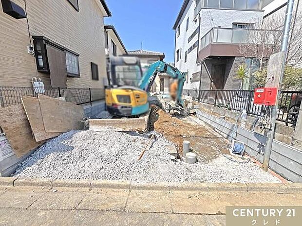 これから基礎工事へ進んでいきます。新しい住まいが少しずつ形になっていきます。2026年6月上旬完成予定！