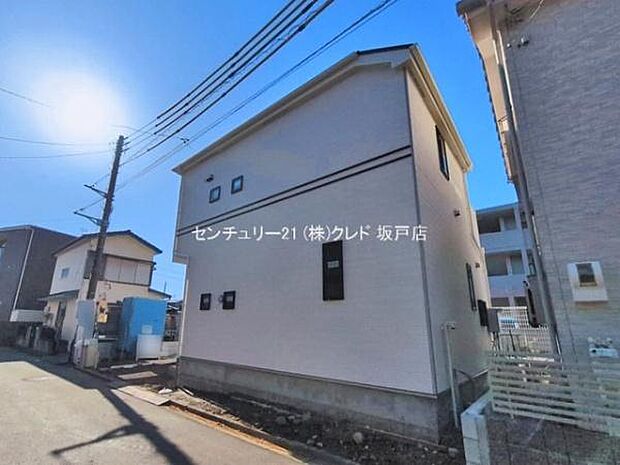 幼稚園や保育園も近く、お子様の送り迎えも安心。子育て家族にピッタリの住環境です。