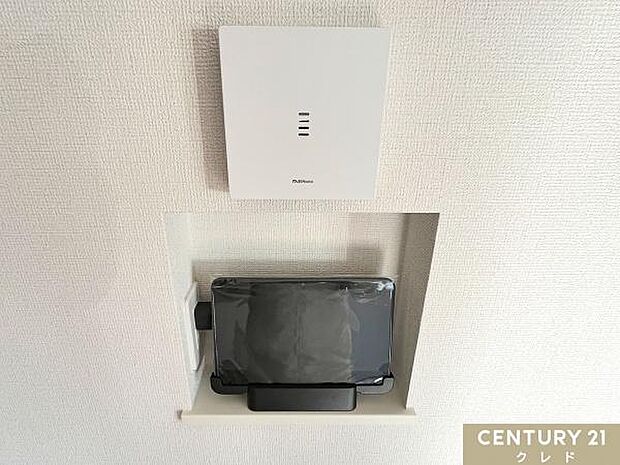 【多機能タブレット】インターホン、家電操作、エネルギー管理、内線通話などの機能を1台に集約！※オプションで防犯カメラとの連携も可能