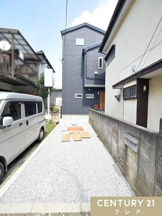 東武東上線「川越」駅徒歩27分。周辺には商業施設も充実しており、日々の買い物にも便利な環境。暮らしやすさを実感できるロケーションです。