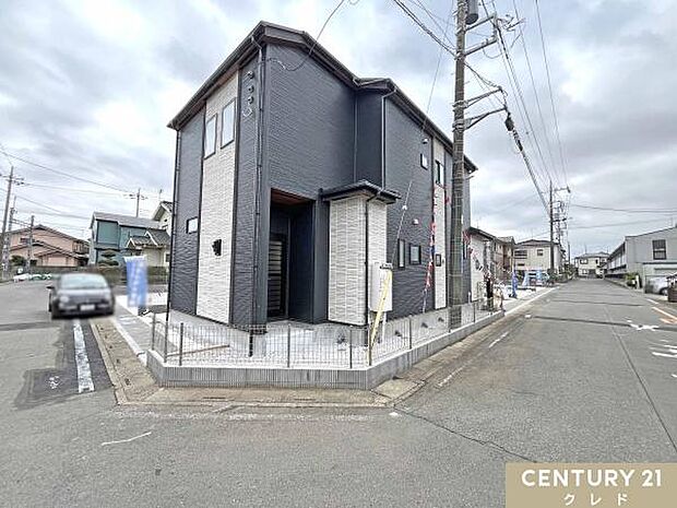 北西6m×北東6mの角地に面した開放感のある住まい。通風や採光にも恵まれ、明るく快適に過ごせる立地です。