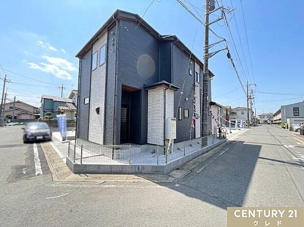 北西6m×北東6mの角地に面した開放感のある住まい。通風や採光にも恵まれ、明るく快適に過ごせる立地です。