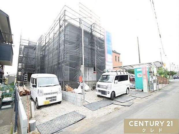 駐車場は全棟2台分確保。来客時はもちろん、将来お子様が免許取得時に便利ですね。