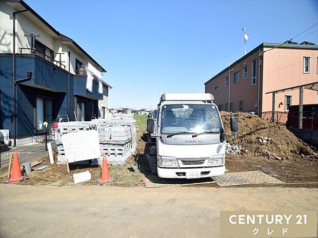 駐車場は全棟2台分確保。来客時はもちろん、将来お子様が免許取得時に便利ですね。