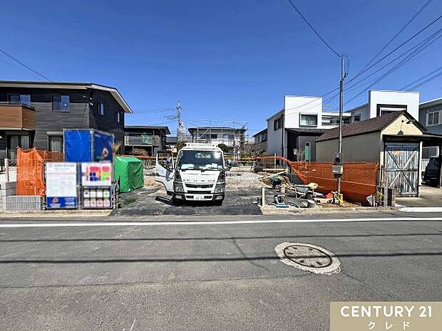 制震Damper標準搭載・耐震等級3取得の地震に強い安心住宅。随時お写真を更新していきます、完成をお楽しみに！