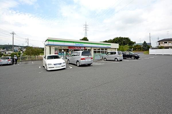ファミリーマート 東松山岩殿店まで480m