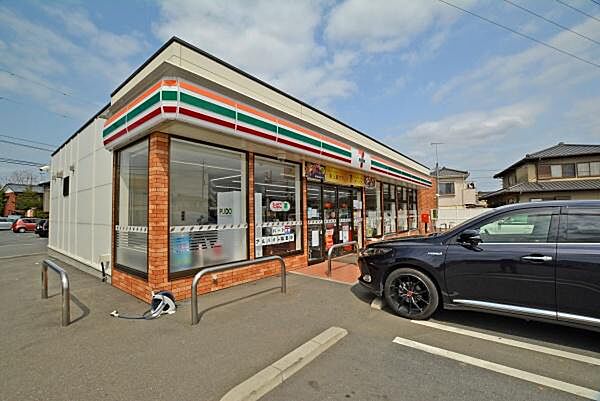 セブンイレブン高坂駅西口店まで1059m