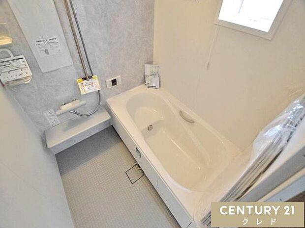 お子様と一緒でもゆとりの1坪タイプのバスルーム。1日の疲れを癒してくれるバスタイムを有意義に。大人の方もゆったりと入浴できます。