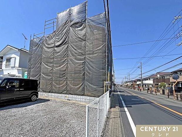 閑静な住宅街に位置しながら、スーパーやコンビニなど日常のお買い物・お出かけに必要な施設が徒歩圏内に揃う、暮らしやすい環境。