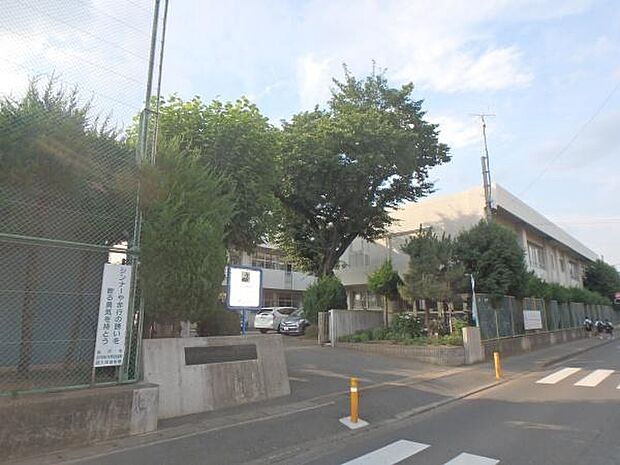 坂戸市立千代田中学校まで950m