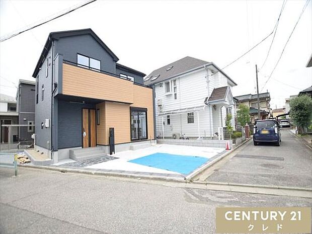 減税・控除などお財布に優しい税制優遇の「長期優良住宅」認定物件。近隣には教育機関や商業施設も充実しており、子育て家族にもオススメの住環境です。