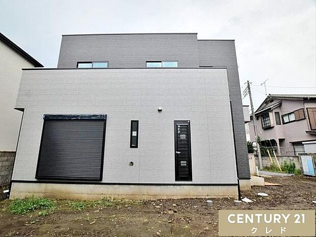 LDK18.2帖に隣接した小上がりの和室は、客間やお子様のお昼寝場所にもピッタリな空間です。