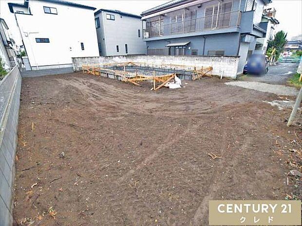 約79坪の広々とした敷地。東武東上線・JR川越線「川越」駅徒歩20分、「新河岸」駅徒歩18分。