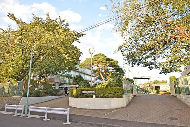 川越市立高階中学校まで1300m