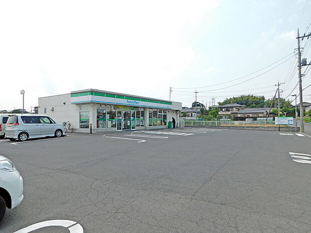 ファミリーマート川越吉田店まで560m