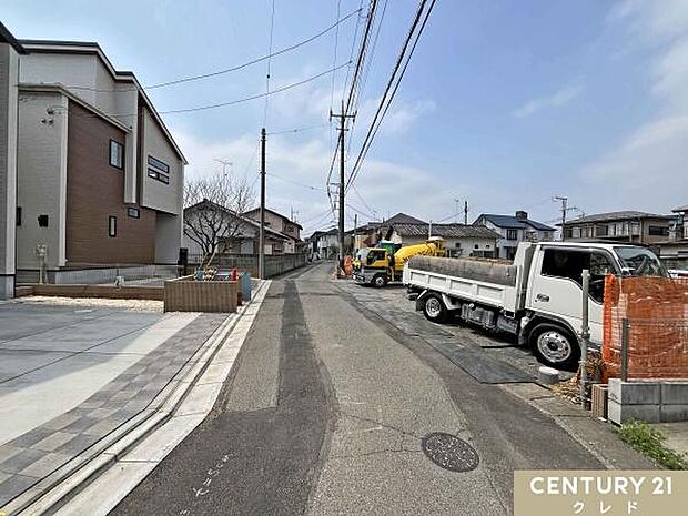 近隣に同仕様の完成モデル物件がございます！実際のデザインや最新の設備機器、細部の仕様まで一足早くご見学可能です。