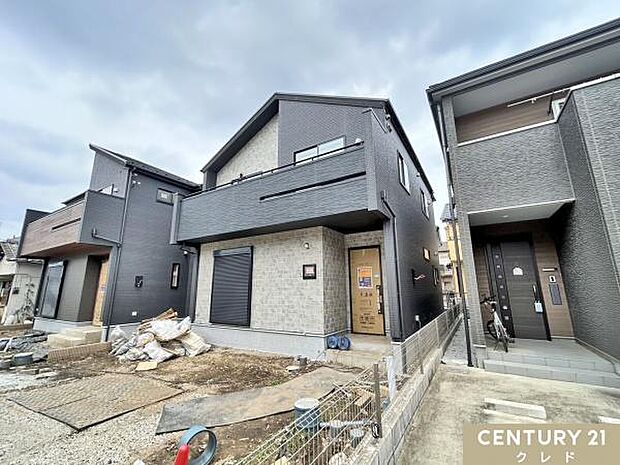 間取り変更可能で将来性・柔軟性のある3（4）LDKの間取りの新邸、ただいま木工事の段階に入りました。