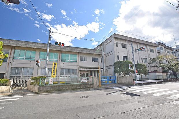 川越市立芳野小学校まで2100m