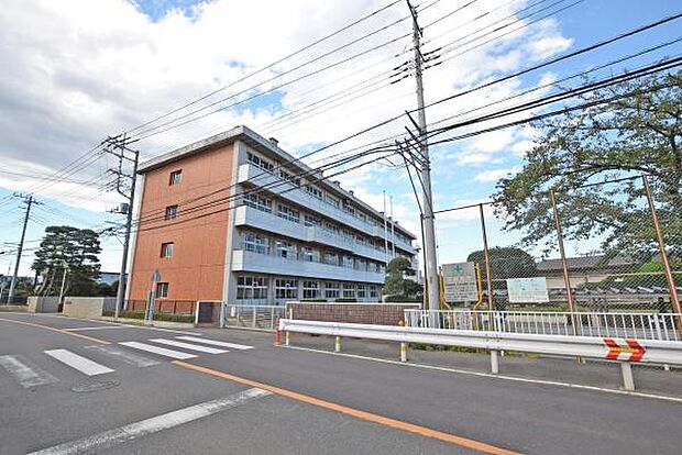 川越市立芳野中学校まで2000m