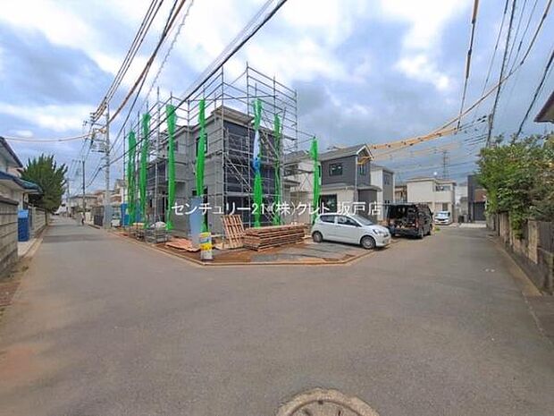 長期優良住宅認定を受けた安心の住まい。全棟敷地39坪以上のゆとりある広さを確保しており、カースペースも2台分完備しています。