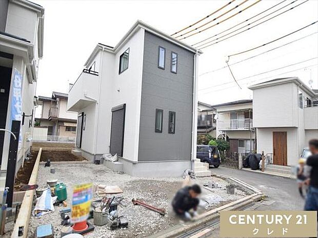 長期優良住宅認定を受けた安心の住まい。全棟敷地39坪以上のゆとりある広さを確保しており、カースペースも2台分完備しています。