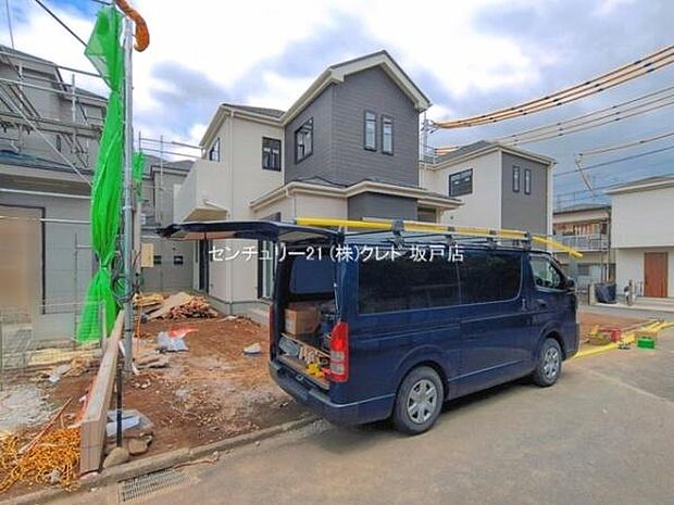 長期優良住宅認定を受けた安心の住まい。全棟敷地39坪以上のゆとりある広さを確保しており、カースペースも2台分完備しています。