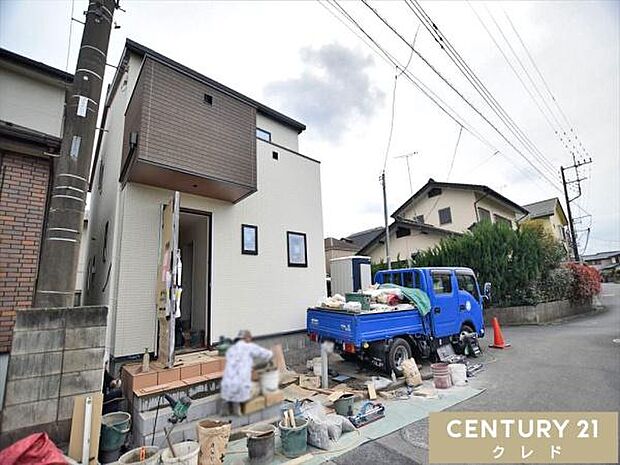 東武東上線「笠幡」駅徒歩11分。小中学校が徒歩圏内でお子様の通学も安心です。