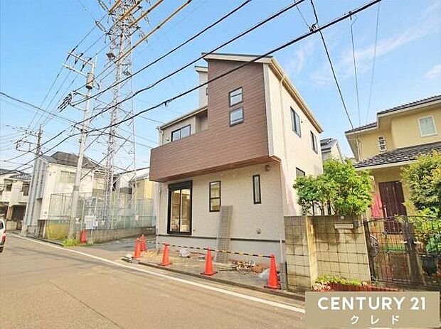 設計・建設住宅性能評価W取得。5.9m×4mの角地に面した新邸は室内に居ても暖かな陽光を感じられます。※CGによる画像加工を行っています
