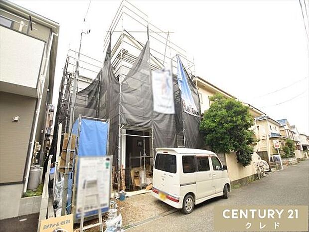 31坪のキレイな整形地。カースペース1台分あり。マイカーをお持ちの方に嬉しい条件です。