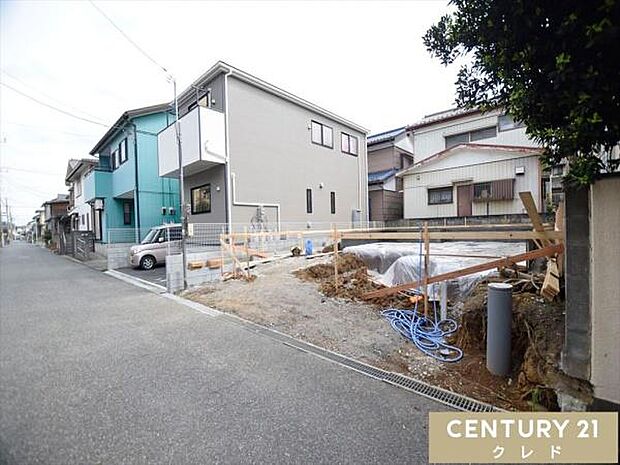 東武東上線「霞ヶ関」駅徒歩15分。小学校や商業施設も近隣に充実しており、子育て家族にもオススメの住環境です。