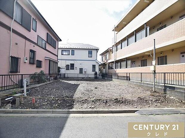 子育て家族にもオススメの4LDKの新邸。スマートキー、食洗機、浄水器、大型造作カップボードなど、設備・仕様も充実しています。