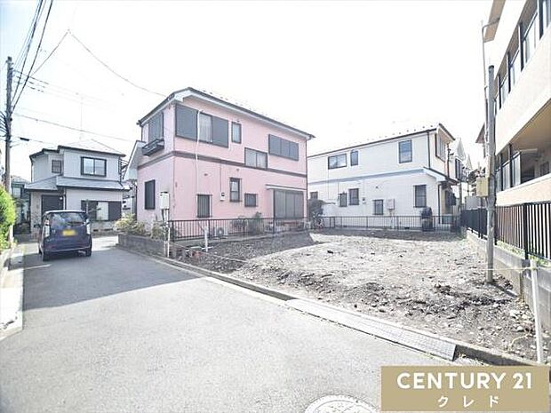 東武東上線「上福岡」駅徒歩17分。商業施設や小中学校も近く、子育て家族にもオススメの住環境が揃っています。