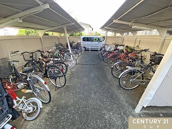 【駐輪場有り】通勤・通学などで自転車をお使いのご家族も安心してご利用いただけます。（空き状況は要確認）