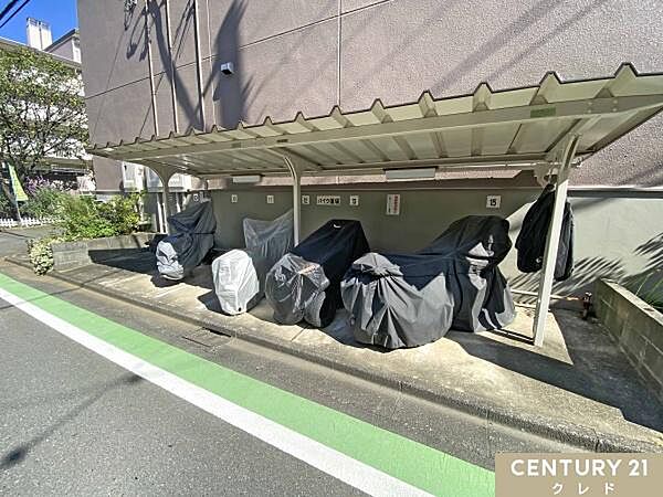 【バイク置き場有り】通勤・通学などでバイクをお使いのご家族も安心してご利用いただけます。（空き状況は要確認）