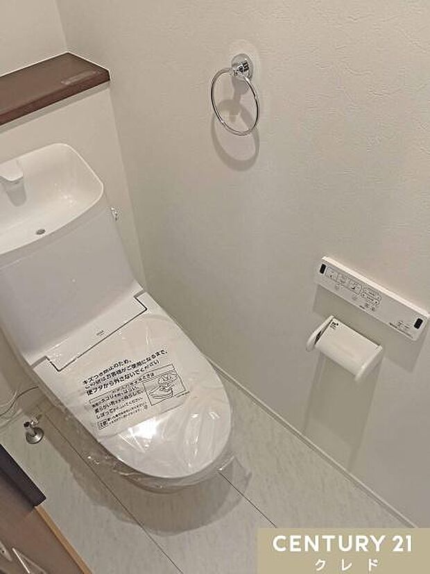 1、2階に衛生面も安心な温水洗浄付きトイレ。毎日の快適ライフのために温水洗浄便座を設置し、デリケートな皮膚等を清潔に保てます！